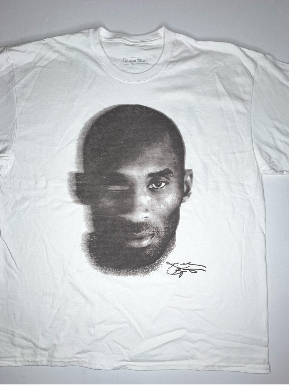 Kobe Mamba Mentally White Graphic Crewneck T-Shirt with Black Portrait Print XXL